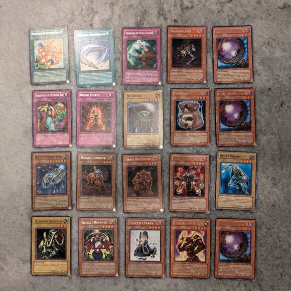 Lot of 20 Assorted YuGiOh Cards - Pokemon and Dungeons & Dragons Fans - Picture 1 of 1